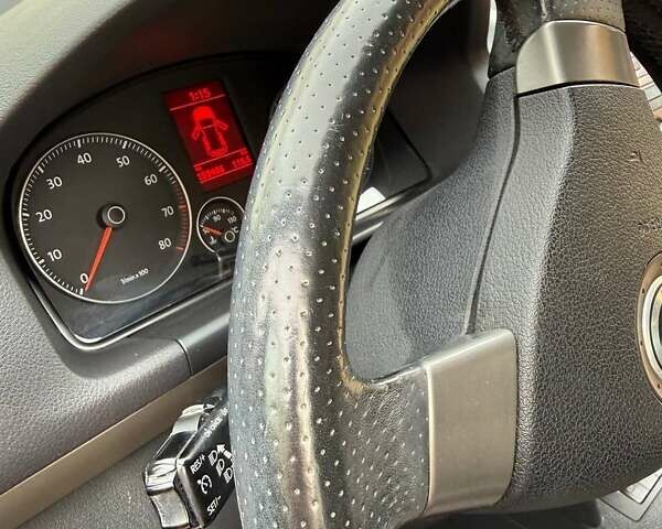 Сірий Фольксваген Кросс Туран, об'ємом двигуна 1.4 л та пробігом 159 тис. км за 8300 $, фото 9 на Automoto.ua