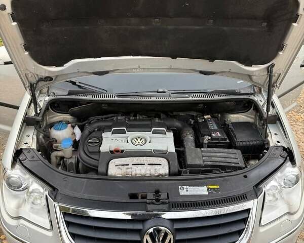 Сірий Фольксваген Кросс Туран, об'ємом двигуна 1.4 л та пробігом 159 тис. км за 8300 $, фото 18 на Automoto.ua