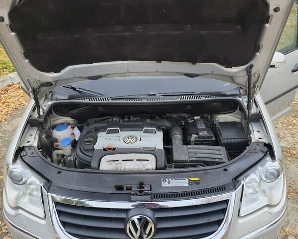 Сірий Фольксваген Кросс Туран, об'ємом двигуна 1.4 л та пробігом 159 тис. км за 8300 $, фото 37 на Automoto.ua