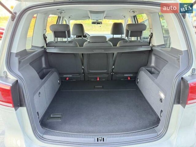 Серый Фольксваген Кросс Туран, объемом двигателя 1.4 л и пробегом 210 тыс. км за 11900 $, фото 10 на Automoto.ua