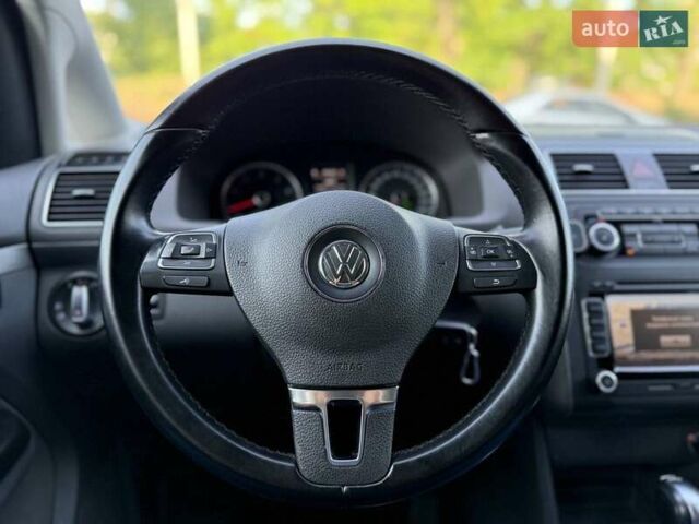 Серый Фольксваген Кросс Туран, объемом двигателя 1.4 л и пробегом 210 тыс. км за 11900 $, фото 12 на Automoto.ua