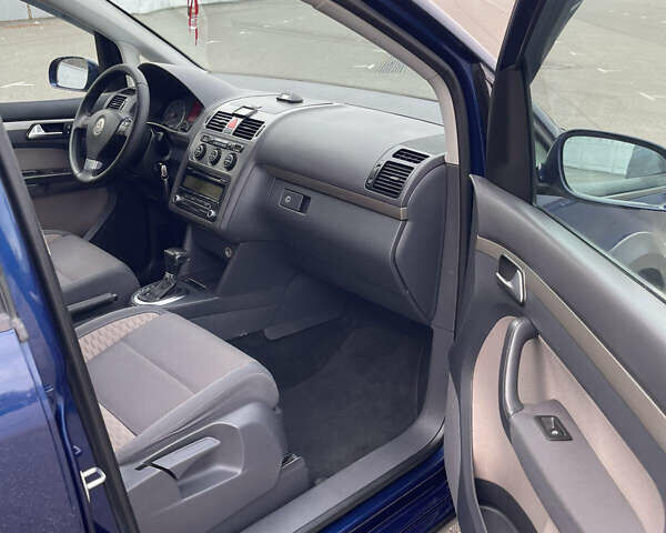 Синий Фольксваген Кросс Туран, объемом двигателя 1.4 л и пробегом 198 тыс. км за 6750 $, фото 14 на Automoto.ua