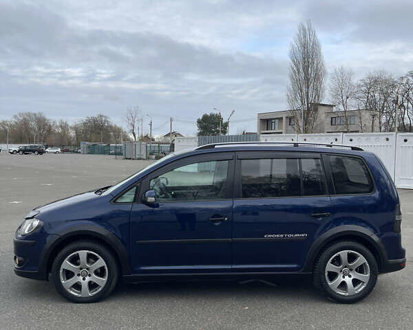 Синий Фольксваген Кросс Туран, объемом двигателя 1.4 л и пробегом 198 тыс. км за 6750 $, фото 8 на Automoto.ua