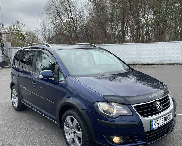 Синий Фольксваген Кросс Туран, объемом двигателя 1.4 л и пробегом 198 тыс. км за 6750 $, фото 1 на Automoto.ua