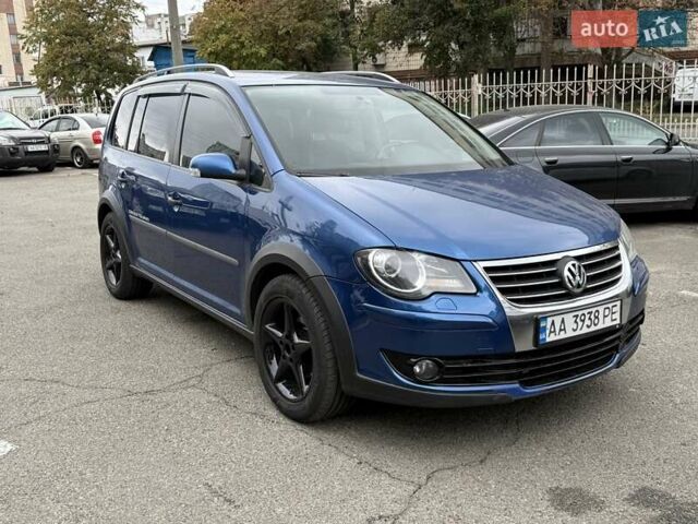 Синий Фольксваген Кросс Туран, объемом двигателя 1.4 л и пробегом 324 тыс. км за 5500 $, фото 6 на Automoto.ua