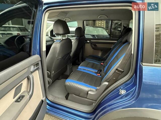 Синий Фольксваген Кросс Туран, объемом двигателя 1.4 л и пробегом 324 тыс. км за 5500 $, фото 9 на Automoto.ua