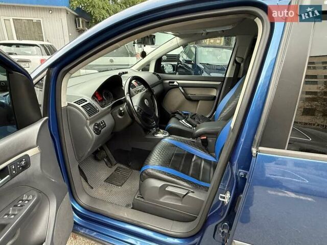 Синий Фольксваген Кросс Туран, объемом двигателя 1.4 л и пробегом 324 тыс. км за 5500 $, фото 8 на Automoto.ua