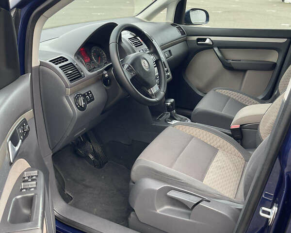 Синий Фольксваген Кросс Туран, объемом двигателя 1.4 л и пробегом 198 тыс. км за 6750 $, фото 12 на Automoto.ua