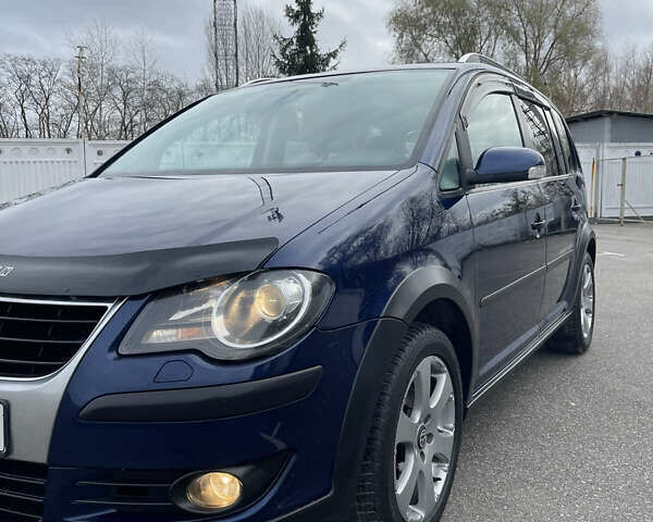 Синий Фольксваген Кросс Туран, объемом двигателя 1.4 л и пробегом 198 тыс. км за 6750 $, фото 2 на Automoto.ua