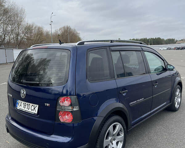 Синий Фольксваген Кросс Туран, объемом двигателя 1.4 л и пробегом 198 тыс. км за 6750 $, фото 5 на Automoto.ua