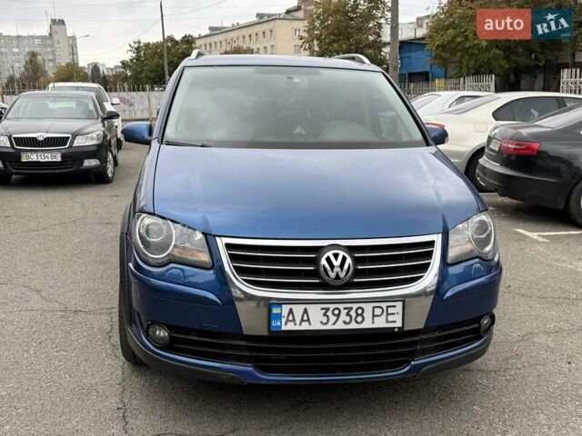 Синий Фольксваген Кросс Туран, объемом двигателя 1.4 л и пробегом 324 тыс. км за 5500 $, фото 7 на Automoto.ua