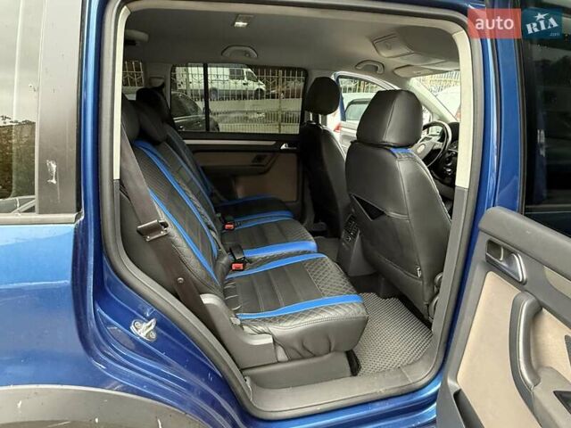 Синий Фольксваген Кросс Туран, объемом двигателя 1.4 л и пробегом 324 тыс. км за 5500 $, фото 11 на Automoto.ua