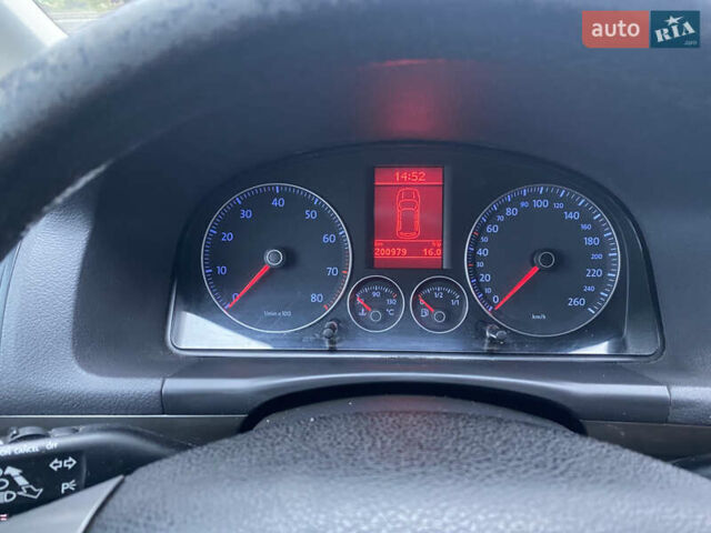 Помаранчевий Фольксваген Кросс Туран, об'ємом двигуна 1.4 л та пробігом 200 тис. км за 7500 $, фото 12 на Automoto.ua