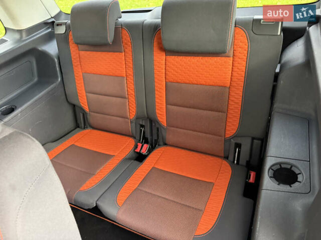 Оранжевый Фольксваген Кросс Туран, объемом двигателя 1.4 л и пробегом 232 тыс. км за 8300 $, фото 75 на Automoto.ua