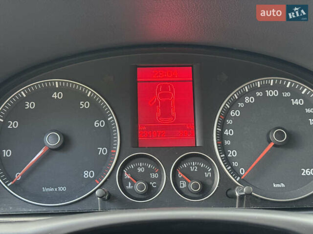 Оранжевый Фольксваген Кросс Туран, объемом двигателя 1.4 л и пробегом 232 тыс. км за 8300 $, фото 63 на Automoto.ua