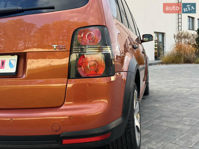 Оранжевый Фольксваген Кросс Туран, объемом двигателя 1.4 л и пробегом 232 тыс. км за 8300 $, фото 35 на Automoto.ua