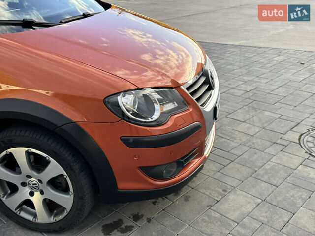 Оранжевый Фольксваген Кросс Туран, объемом двигателя 1.4 л и пробегом 232 тыс. км за 8300 $, фото 29 на Automoto.ua