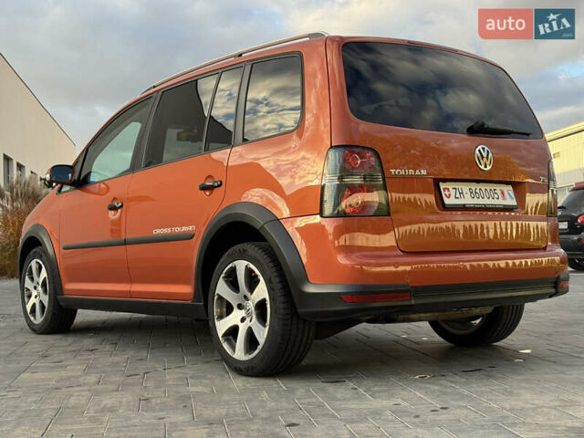 Оранжевый Фольксваген Кросс Туран, объемом двигателя 1.4 л и пробегом 232 тыс. км за 8300 $, фото 16 на Automoto.ua