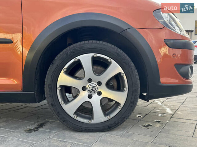 Оранжевый Фольксваген Кросс Туран, объемом двигателя 1.4 л и пробегом 232 тыс. км за 8300 $, фото 27 на Automoto.ua