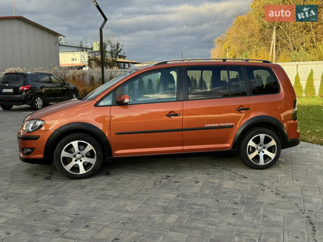Оранжевый Фольксваген Кросс Туран, объемом двигателя 1.4 л и пробегом 232 тыс. км за 8300 $, фото 12 на Automoto.ua