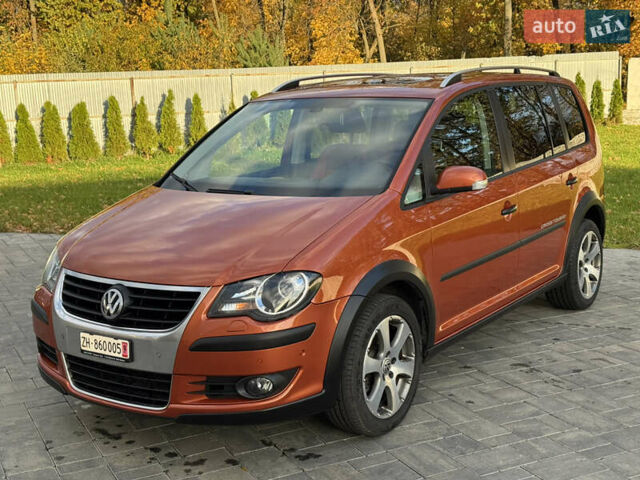 Оранжевый Фольксваген Кросс Туран, объемом двигателя 1.4 л и пробегом 232 тыс. км за 8300 $, фото 9 на Automoto.ua