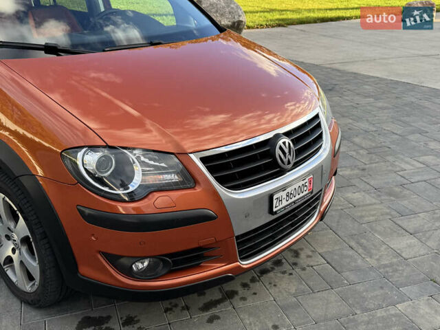 Оранжевый Фольксваген Кросс Туран, объемом двигателя 1.4 л и пробегом 232 тыс. км за 8300 $, фото 31 на Automoto.ua