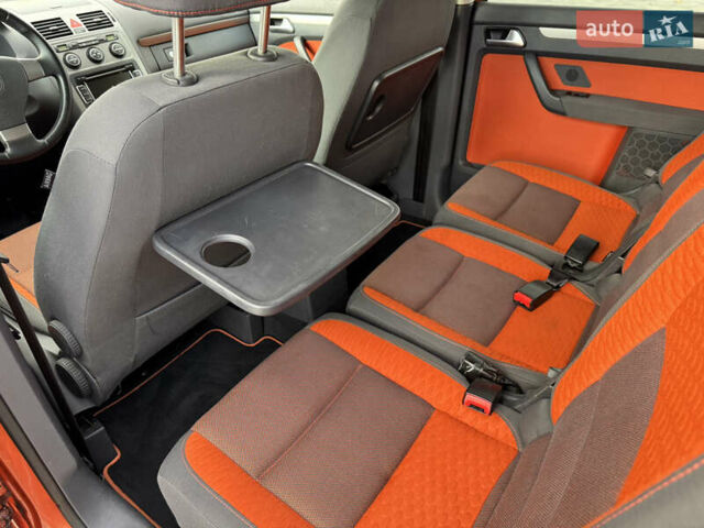 Оранжевый Фольксваген Кросс Туран, объемом двигателя 1.4 л и пробегом 232 тыс. км за 8300 $, фото 78 на Automoto.ua