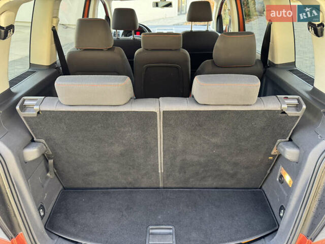 Оранжевый Фольксваген Кросс Туран, объемом двигателя 1.4 л и пробегом 232 тыс. км за 8300 $, фото 92 на Automoto.ua