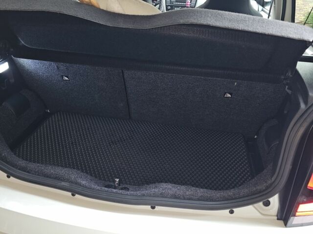 Белый Фольксваген Другая, объемом двигателя 0 л и пробегом 121 тыс. км за 7900 $, фото 8 на Automoto.ua