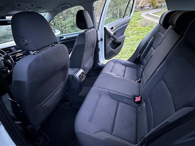 Белый Фольксваген Другая, объемом двигателя 0 л и пробегом 113 тыс. км за 13700 $, фото 5 на Automoto.ua