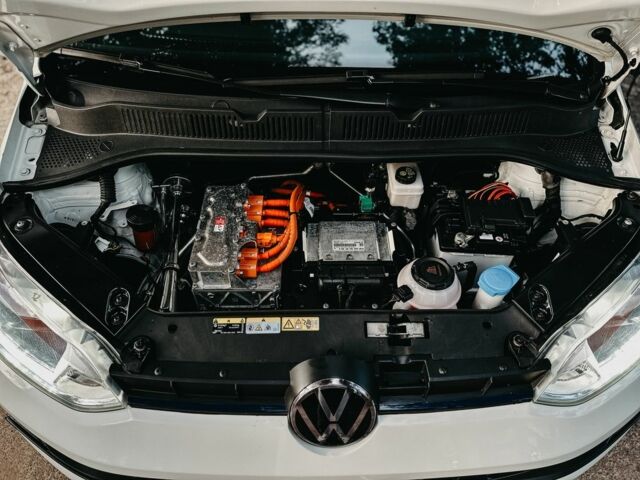 Белый Фольксваген Другая, объемом двигателя 0 л и пробегом 110 тыс. км за 10000 $, фото 11 на Automoto.ua