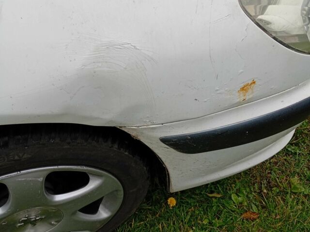 Белый Фольксваген Другая, объемом двигателя 2.2 л и пробегом 290 тыс. км за 3700 $, фото 1 на Automoto.ua