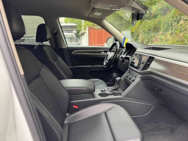 Белый Фольксваген Другая, объемом двигателя 3.6 л и пробегом 110 тыс. км за 17900 $, фото 21 на Automoto.ua