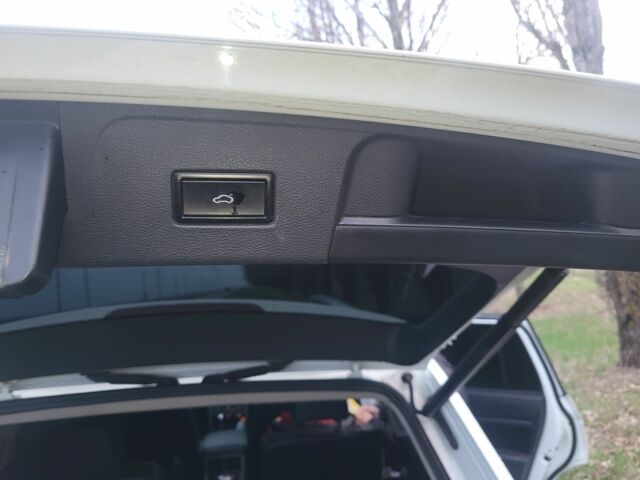 Білий Фольксваген Інша, об'ємом двигуна 3.6 л та пробігом 204 тис. км за 23000 $, фото 7 на Automoto.ua