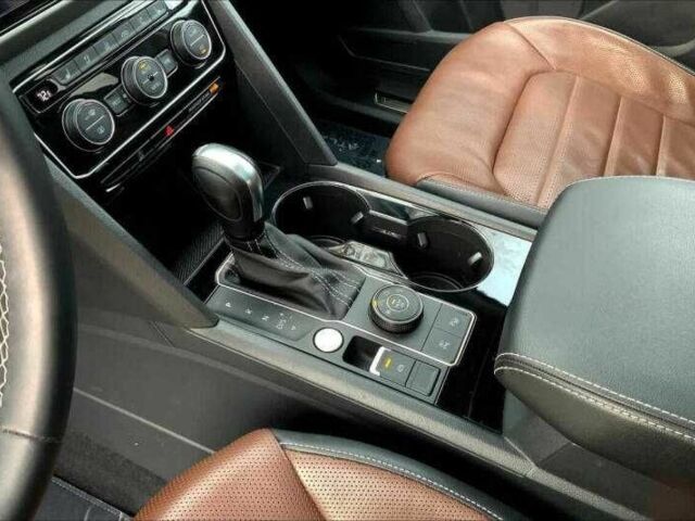 Белый Фольксваген Другая, объемом двигателя 3.6 л и пробегом 30 тыс. км за 7300 $, фото 12 на Automoto.ua