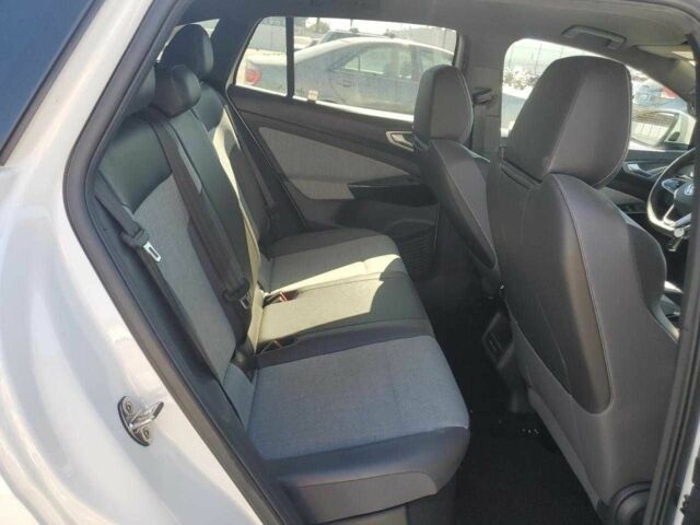 Белый Фольксваген Другая, объемом двигателя 0 л и пробегом 18 тыс. км за 13500 $, фото 7 на Automoto.ua