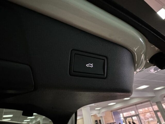 Белый Фольксваген Другая, объемом двигателя 0 л и пробегом 21 тыс. км за 25300 $, фото 6 на Automoto.ua