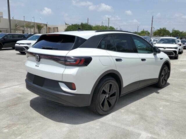 Белый Фольксваген Другая, объемом двигателя 0 л и пробегом 9 тыс. км за 15000 $, фото 2 на Automoto.ua