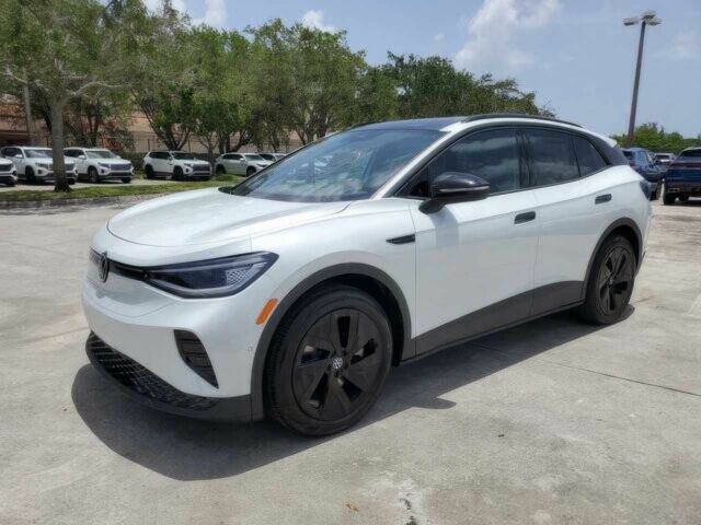 Белый Фольксваген Другая, объемом двигателя 0 л и пробегом 9 тыс. км за 15000 $, фото 1 на Automoto.ua