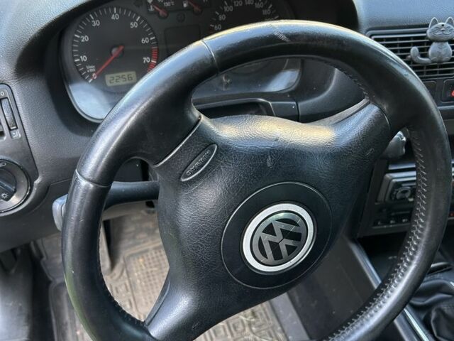 Черный Фольксваген Другая, объемом двигателя 1.6 л и пробегом 250 тыс. км за 3000 $, фото 6 на Automoto.ua