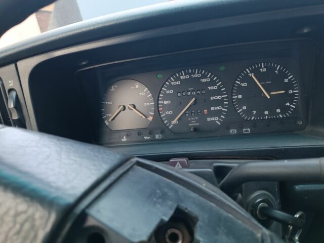 Чорний Фольксваген Інша, об'ємом двигуна 1.9 л та пробігом 569 тис. км за 1500 $, фото 5 на Automoto.ua