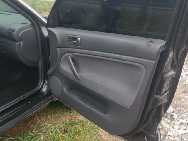 Черный Фольксваген Другая, объемом двигателя 2 л и пробегом 180 тыс. км за 1100 $, фото 14 на Automoto.ua