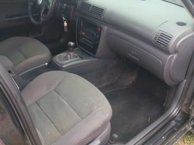 Черный Фольксваген Другая, объемом двигателя 2 л и пробегом 180 тыс. км за 1100 $, фото 3 на Automoto.ua