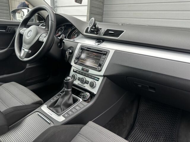 Черный Фольксваген Другая, объемом двигателя 2 л и пробегом 324 тыс. км за 12600 $, фото 1 на Automoto.ua