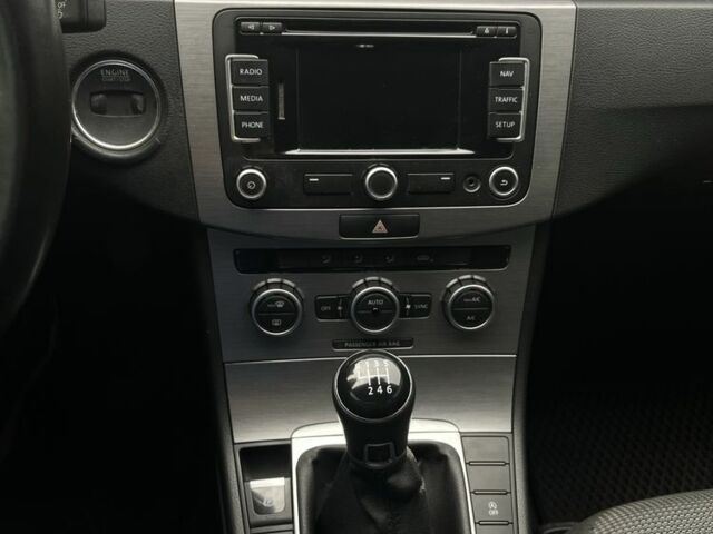 Черный Фольксваген Другая, объемом двигателя 1.6 л и пробегом 322 тыс. км за 10500 $, фото 5 на Automoto.ua