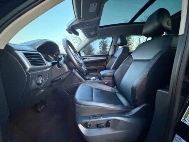 Черный Фольксваген Другая, объемом двигателя 3.6 л и пробегом 37 тыс. км за 19000 $, фото 8 на Automoto.ua