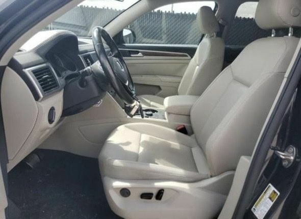 Чорний Фольксваген Інша, об'ємом двигуна 3.6 л та пробігом 150 тис. км за 17600 $, фото 4 на Automoto.ua