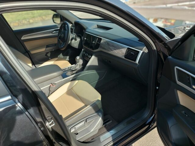 Черный Фольксваген Другая, объемом двигателя 3.6 л и пробегом 105 тыс. км за 26700 $, фото 8 на Automoto.ua