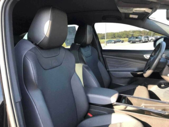 Чорний Фольксваген Інша, об'ємом двигуна 0 л та пробігом 27 тис. км за 21300 $, фото 9 на Automoto.ua