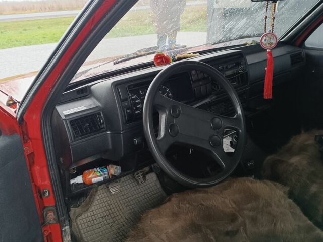 Красный Фольксваген Другая, объемом двигателя 1.3 л и пробегом 200 тыс. км за 500 $, фото 3 на Automoto.ua